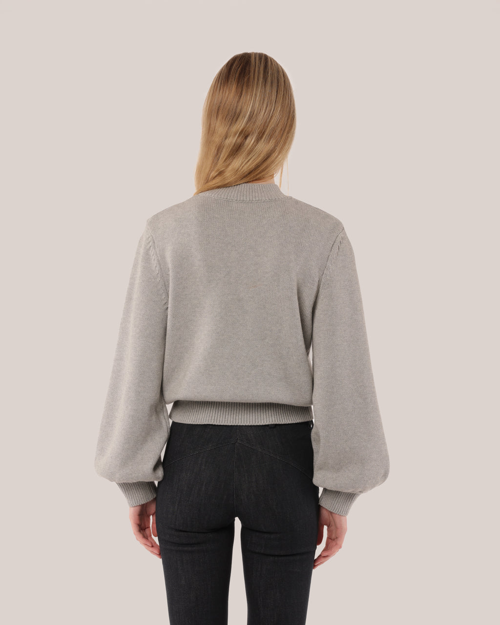 Fitted Cotton V-neck Sweater Oyster